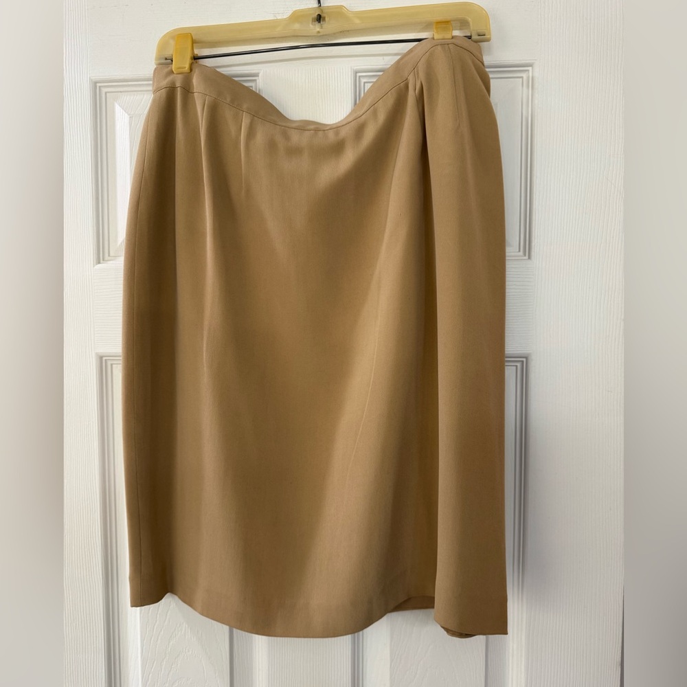 💼🆕Tan Knee-Length Sill Skirt, 14💼